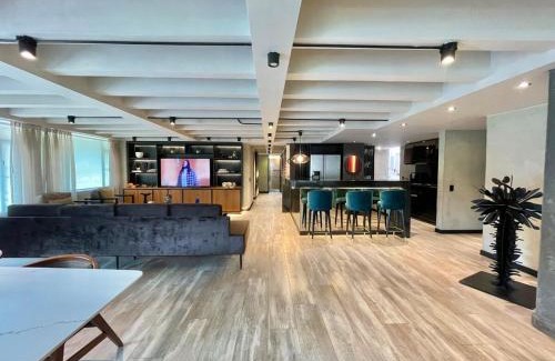 Bogota Apartment | Luminous Loft Corferias I Gym & Coworking