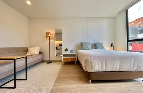 Bogota Apartment | Luminous Loft Corferias I Gym & Coworking