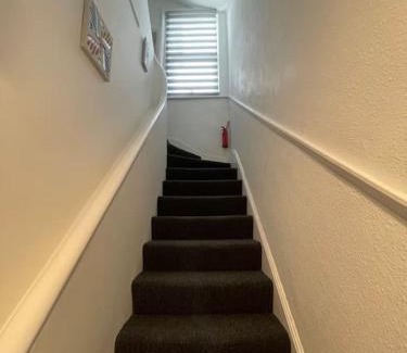 Broad Green Apartment | Luna - Deluxe London Studio Flat
