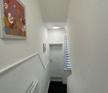 Broad Green Apartment | Luna - Deluxe London Studio Flat