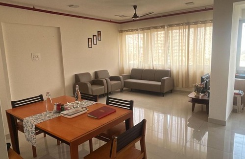 IIT Area House | Luna Spaces -Bella Vista Near Mumbai Airport IIT Powai