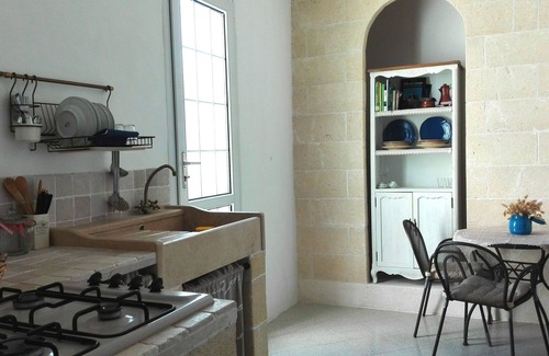 Santa Maria di Leuca Villa | LUNGOMARE LEUCA Cute Mediterranean house 30mt from the sea with views, ac🐾