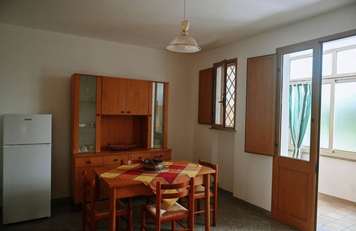 Castro Marina Apartment | LupinoHouse Accommodation Garden DX
