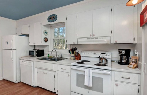 Prosperity House | Lure & Leisure Lakehouse | Lake Murray 3BR 2BA