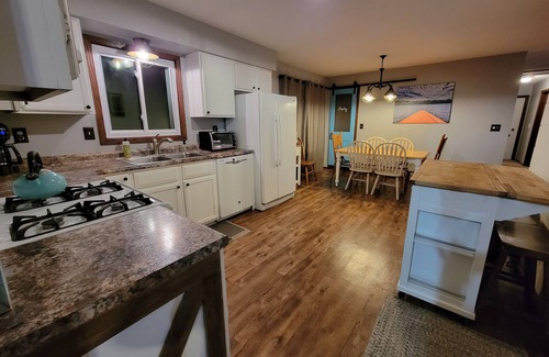 Central Lake House | Lush 3 bedroom home with lake access!