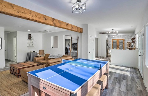 Hendersonville House | Lush 'Blue Bird's Nest' w/ Hot Tub & Fire Pit