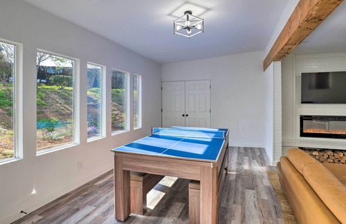 Hendersonville House | Lush 'Blue Bird's Nest' w/ Hot Tub & Fire Pit
