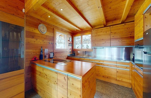 Granges Ski Chalet | Lush chalet in Heremence with sauna