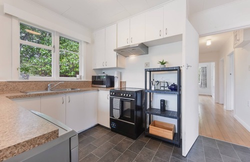 Blenheim House | Lush Oasis - Blenheim Holiday Home