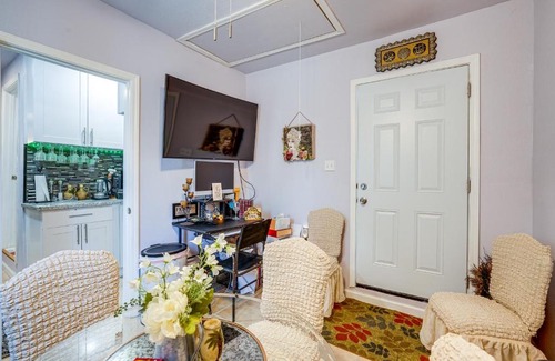 Vallejo House | Lush Vallejo Cottage - 20 Mi to Napa Wineries