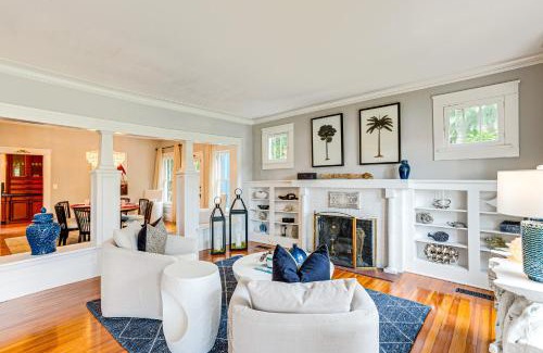 Old Northwood House | Lush West Palm Beach Getaway with Backyard Oasis!