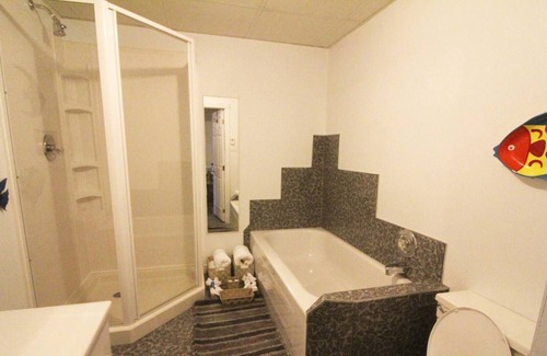 Notre-Dame-des-Monts House | Luther King Grande Chambre Décor Moderne Et Relaxe