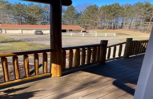 Luther House | Luther Leisure Lodge Retreat- 8 person hot tub!