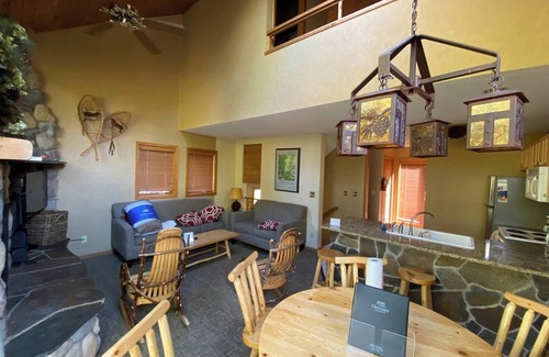 Lutsen House | Lutsen Escape on a Spacious deck n' Grill Townhome