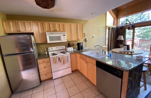 Lutsen House | Lutsen Escape on a Spacious deck n' Grill Townhome