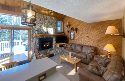Lutsen House | Lutsen Mountain Townhome - 2 Mi to Lake Superior!