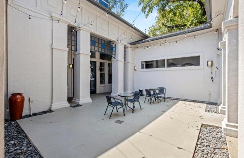 Dallas Apartment | Lux 1BR - Pool, BBQ - Near Med District & Nightlife - Gated Community