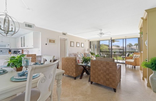 Fort Pierce Condo | Lux 2/2 with beach, pools, golf, pickleball, tennis.