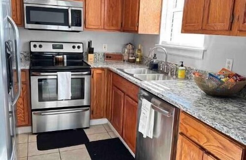 Hope Gardens Condo | Lux 2-Bedroom Condo w/Free Parking