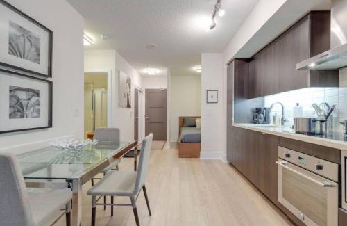Toronto Entertainment District House | LUX 2BR 1BA Steps to CN Tower W Parking included