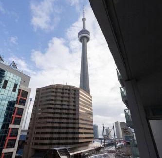 Toronto Entertainment District House | LUX 2BR 1BA Steps to CN Tower W Parking included