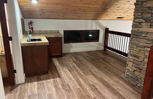 Williams Cabin | Lux 4 bed Cozy Chalet in the pines Near Grand Canyon/Downtown Williams/Bearizona