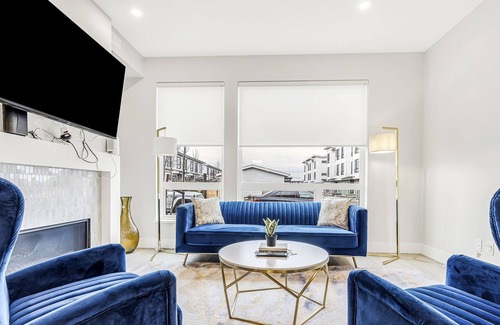 Tsawwassen House | Lux 4-bed home in Tsawwassen
