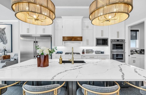 Tulsa House | Lux 5BD Stonefront Tulsa | Near Gathering Place