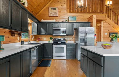 Blue Ridge House | Lux 5Br w hot-tub game room & mountain views