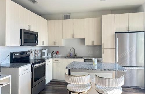 Fort Worth Apartment | LUX Apt 2 Min to TCU Pool & Gym!