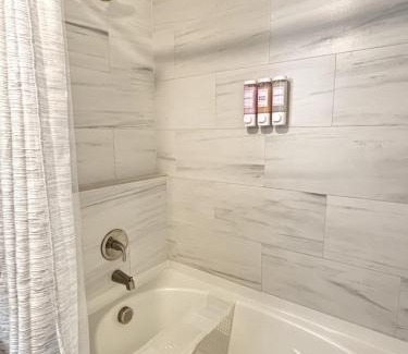 Fort Worth Apartment | LUX Apt 2 Min to TCU Pool & Gym!