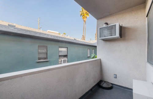Beverly Grove Apartment | Lux Beverly Hills 1BR, near Shops + Dining on Rodeo, by Blueground
