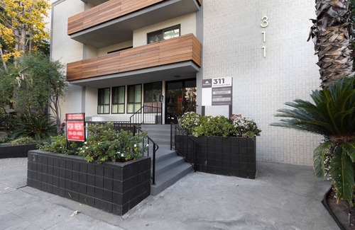 Beverly Grove Apartment | Lux Beverly Hills 1BR, near Shops + Dining on Rodeo, by Blueground