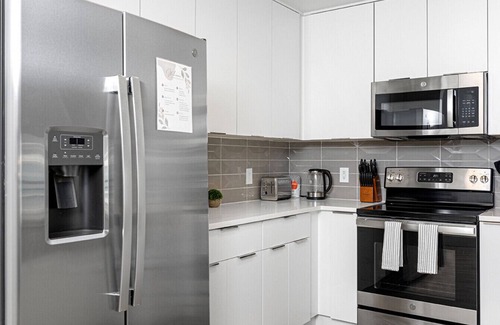 Charlotte Center City Apartment | Lux & Cozy Apt | Walk Everywhere, Free Parking, Balcony w/City Views