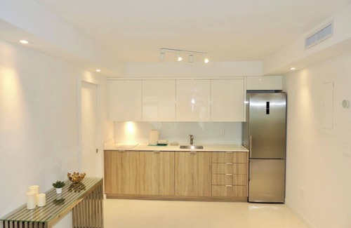 City Center Condo | Lux design 2 bedroom unit sleep 4 in SoBe bst area
