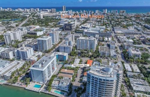 West Avenue House | Lux Designer Apt 2BR and 2BA in Heart of Miami Beach