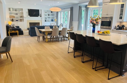 North Haven House | Lux Designer Home- 6 Ensuite Beds, Salt Pool, Media Room, 2 Week Min Rental Only