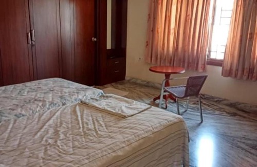Sangareddi Bed & Breakfast | Lux Guesthouse