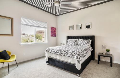 Downtown Baltimore Apartment | Lux House Of Champagne 2BR 2BA Free Parking & Wifi