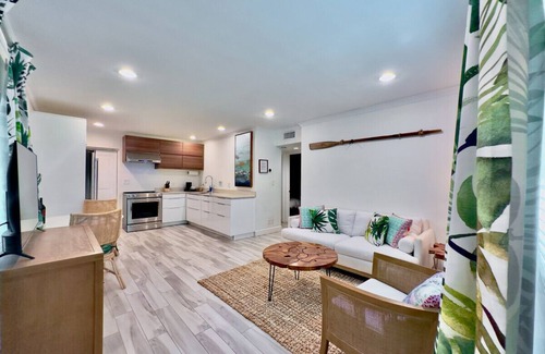 Delray Beach House | Lux King bed 2br 1bath, walk to everything