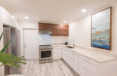Delray Beach House | Lux King bed 2br 1bath, walk to everything