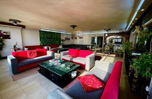 Al-Basatin Apartment | Lux Living Overlooking The Nile