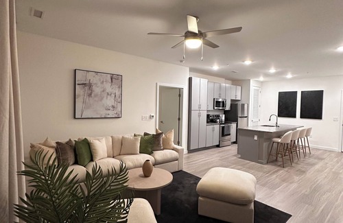 Richmond Apartment | Lux Living, with Free Parking in City Central