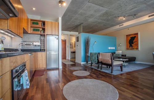 Hood River Condo | Lux Loft - 1 Bedroom, 1.5 Bathrooms - Downtown Hood River Getaway