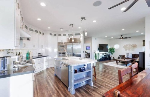 Mission Viejo House | Lux Mission Viejo Mid-Term Rental | 4-BR House in Canyon Crest, | Gated Lake View Office