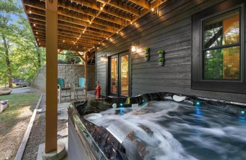 Franklin House | Lux Mtn Cabin Hot Tub, Fire Pit, Game Room 3bd