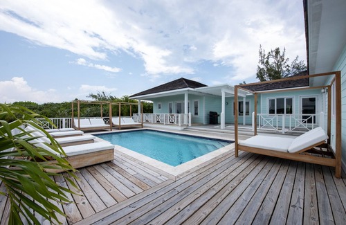 Savannah Sound House | Lux New Windermere Home w/Pool, Boat Dock, Beach Access, Club Membership