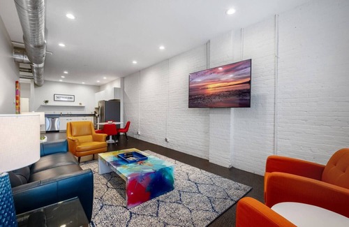 East Market District Apartment | Lux NULU | Walk to Eats Bars Distilleries Shopping
