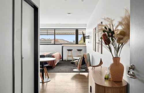 Geelong Hotel | Lux on Yarra by Regional Escapes