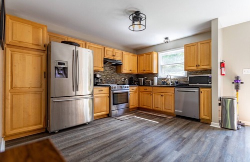 East Stroudsburg House | LUX Pocono | Hot Tub | Games | Pets | Fire Pit